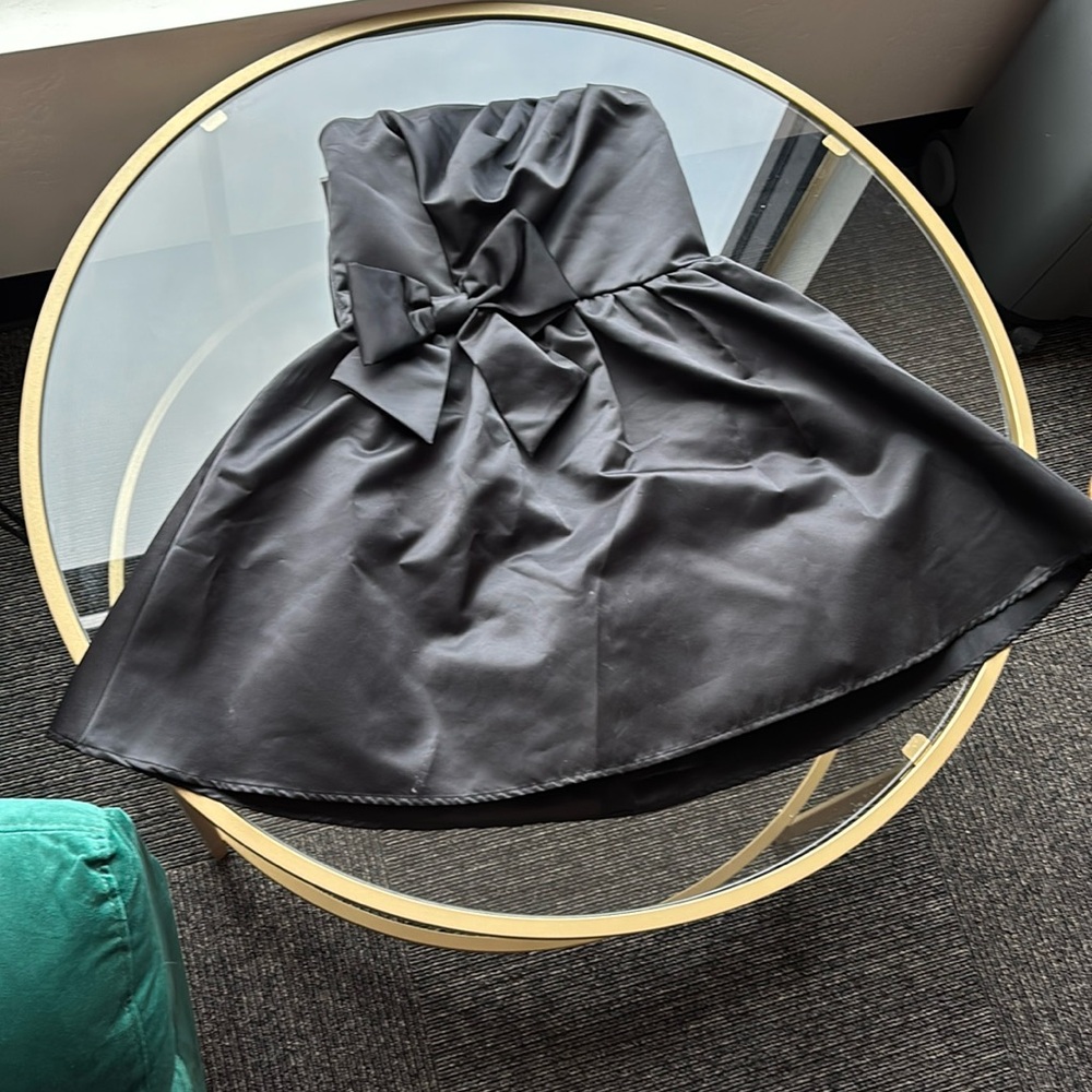 Black cocktail dress size 7 great condition wore once at a wedding.